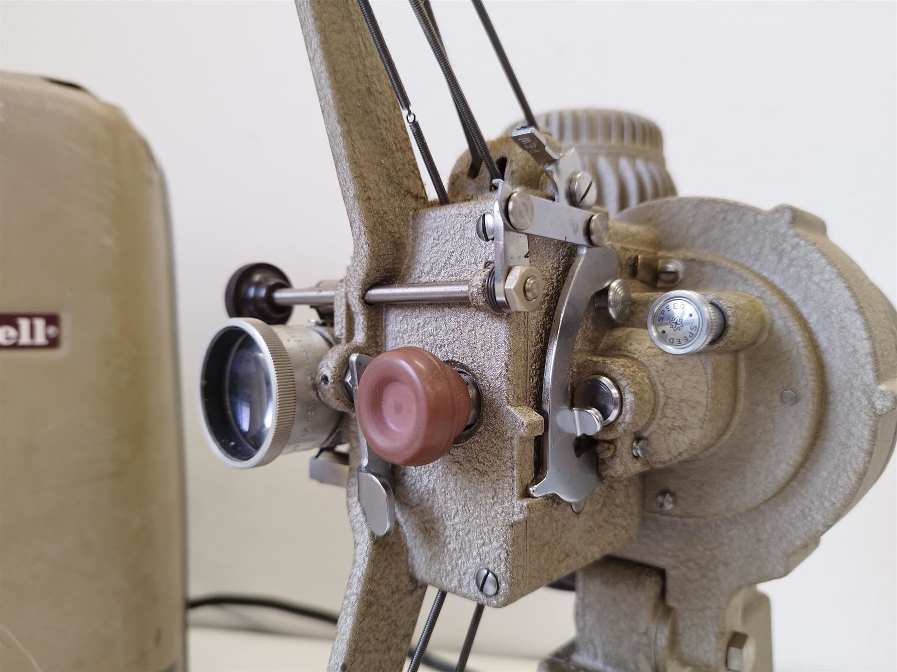 Proiettori: Bell Howell 16mm Projektor – Difettoso da Niederdorf venduto da LeptonAG 4