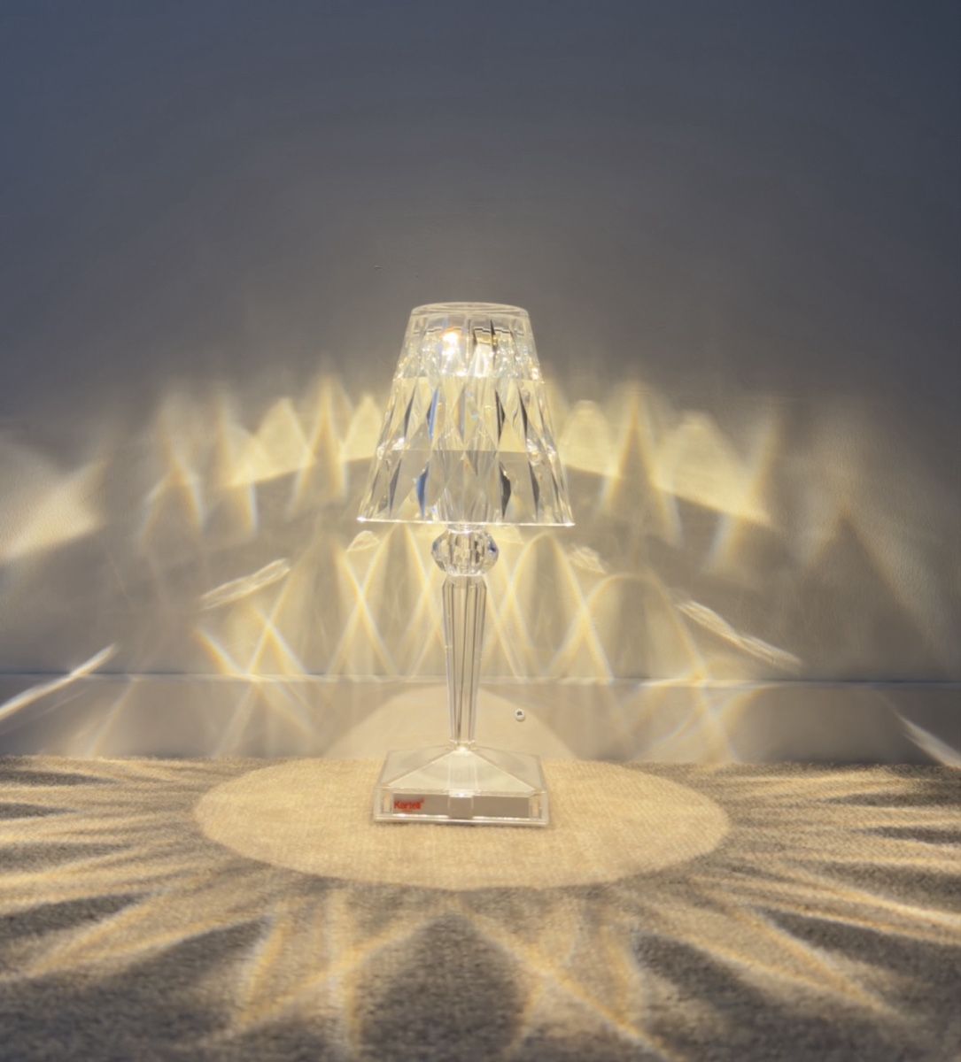 Kartell Lampade: KARTELL - Table lamp BATTERY clear – Usato da Zürich venduto da JessGar