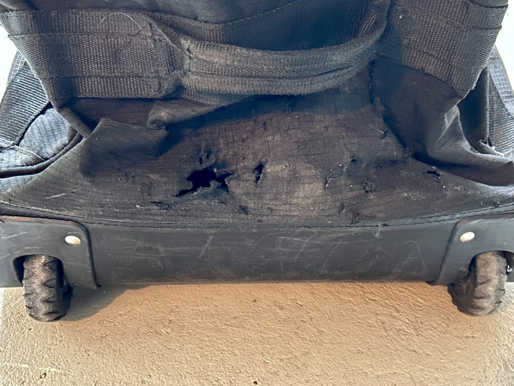 Ccm Taschen: CCM Junior-Eishockeytasche mit Rollen – Gebraucht aus Boll von Chrizzz 2