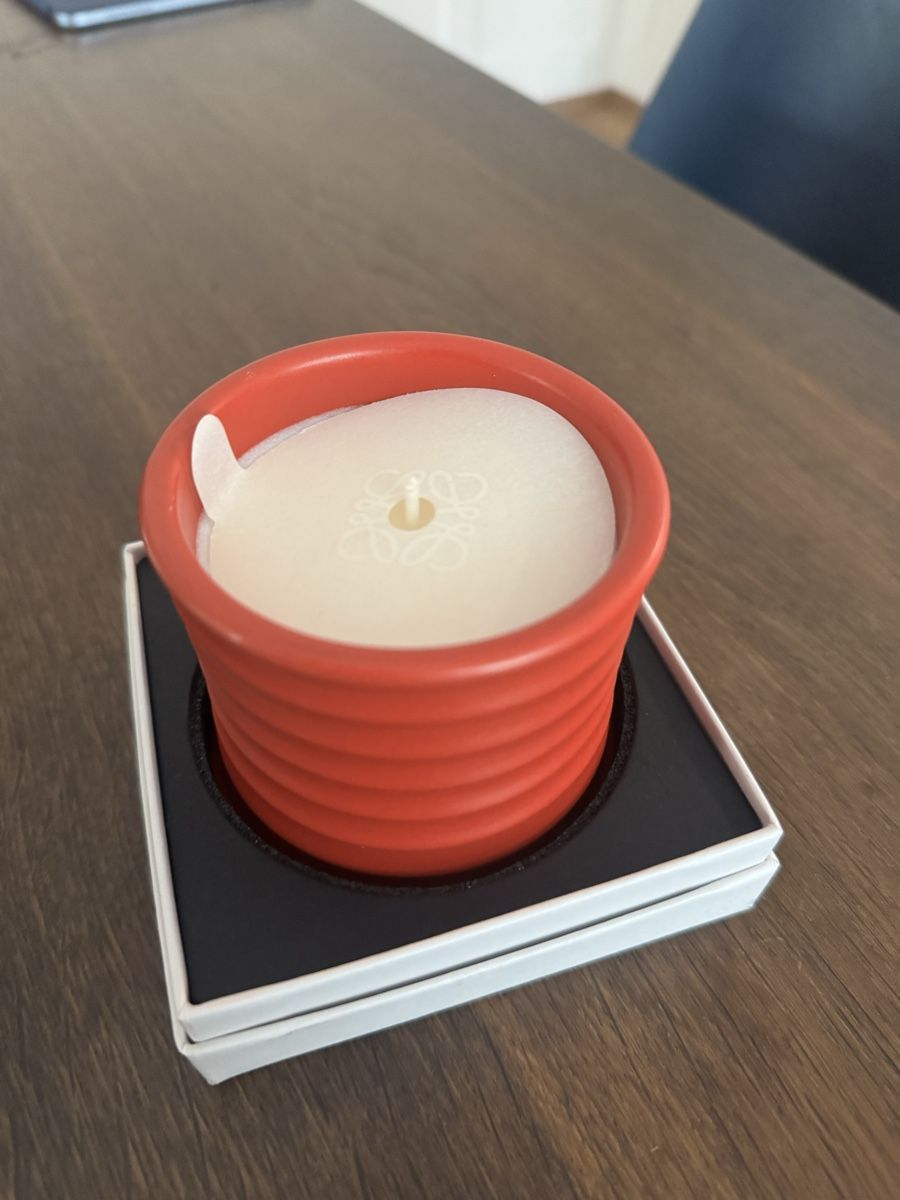 Candele: Loewe tomato leaves scented candle  – Nuovo (secondo la descrizione) da Davos Dorf venduto da gin_8k9d 1