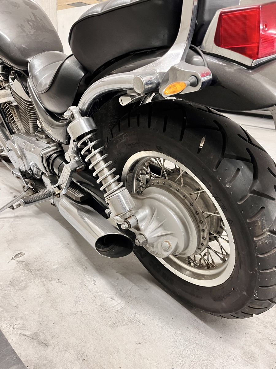 Suzuki Chopper: Suzuki VS750 Intruder – Usato da Küssnacht am Rigi venduto da lus_g9xw 4