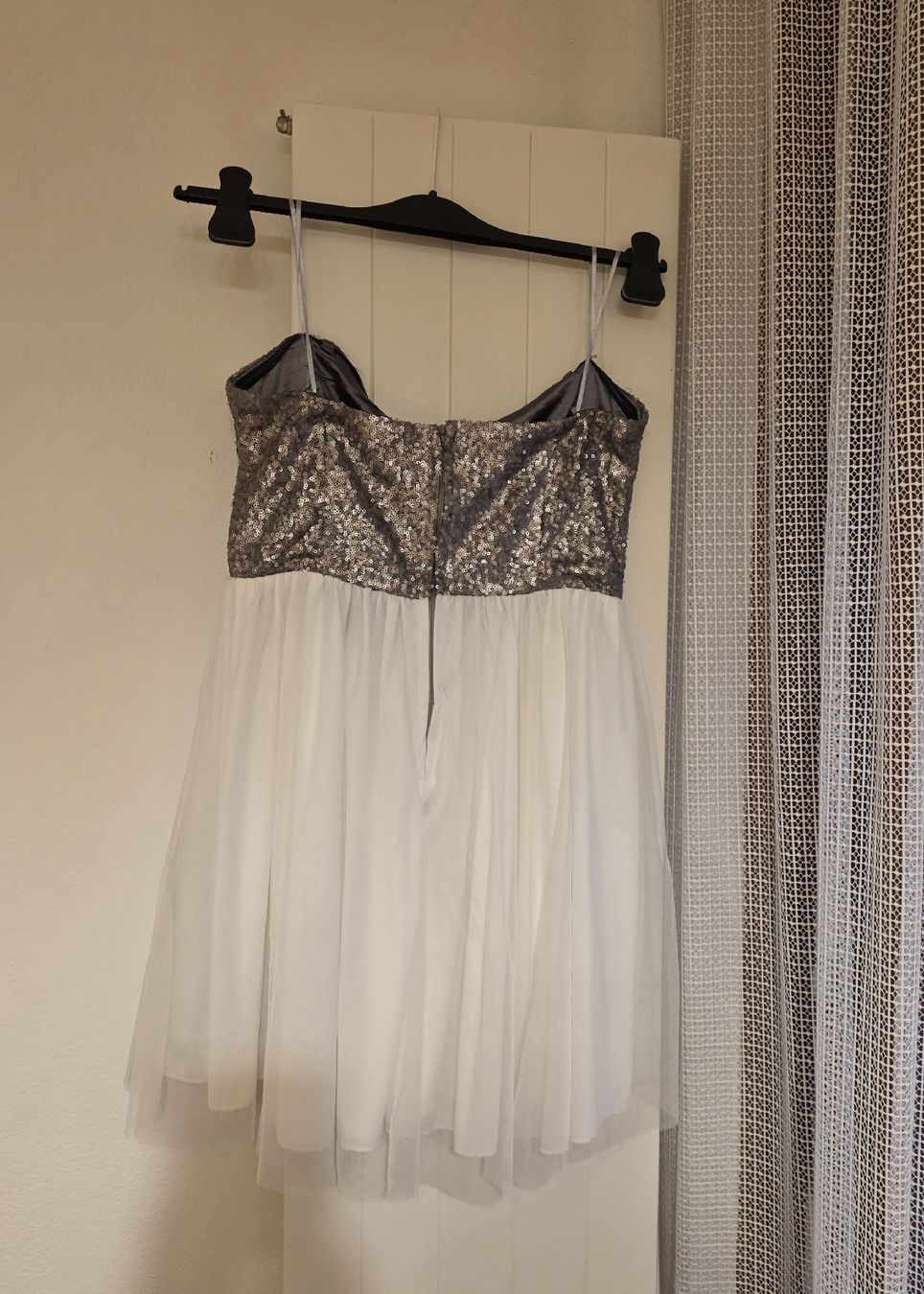 Vestiti: Robe de soirée Abendkleid M/L – Nuovo e nell'imballaggio originale da Corcelles-Payerne venduto da Shielddd 1