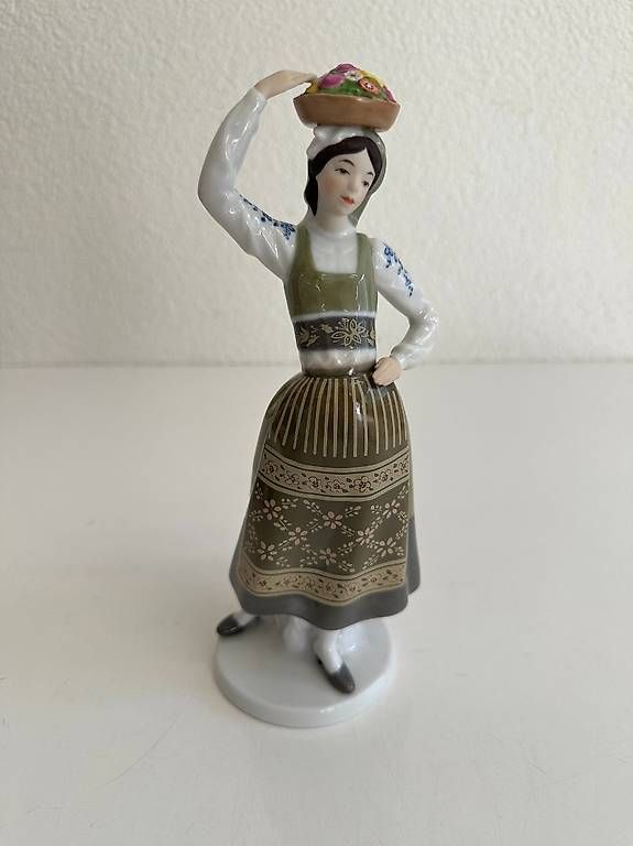 Statuette: Goebel Figur Ines 1986 W Germany – Usato da Obernau venduto da Arche_Noah_Brocki