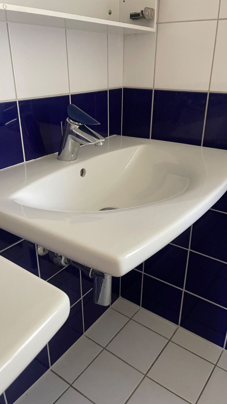 Lavabi & lavandini: Lavabo mit Armatur – Usato da Othmarsingen venduto da ami_9f5j
