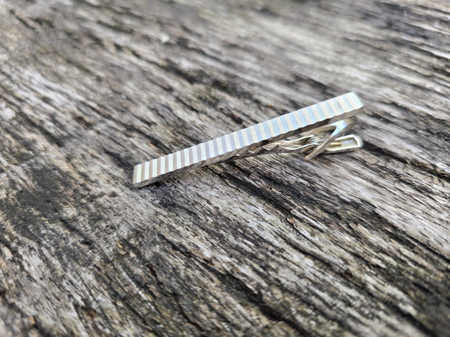 Krawatten: Accessoires: Krawattennadel silber gestreift – Neu (gemäss Beschreibung) aus Romanshorn von Rachacha 1
