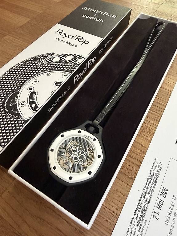Orologi: Swatch X AP Royal Pop Ocho Negro – Usato da Bern venduto da seb_sx9p 2