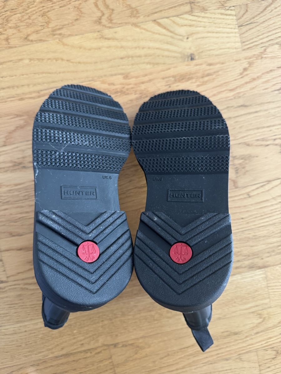 Hunter Scarpe da donna: Hunter Chelsea Boots Schwarz – Nuovo (secondo la descrizione) da Rüegsauschachen venduto da nai_2jfm 2
