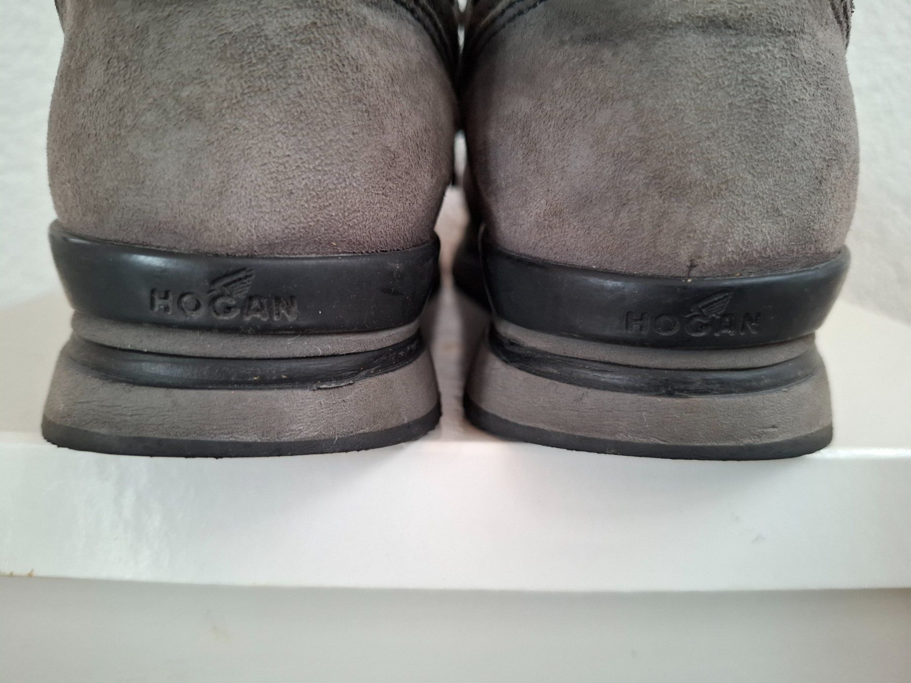Scarpe da donna: Chaussures marque HOGAN - Daim/velours gris - Taille 38 – Usato da Meinier venduto da Gattuso22 5