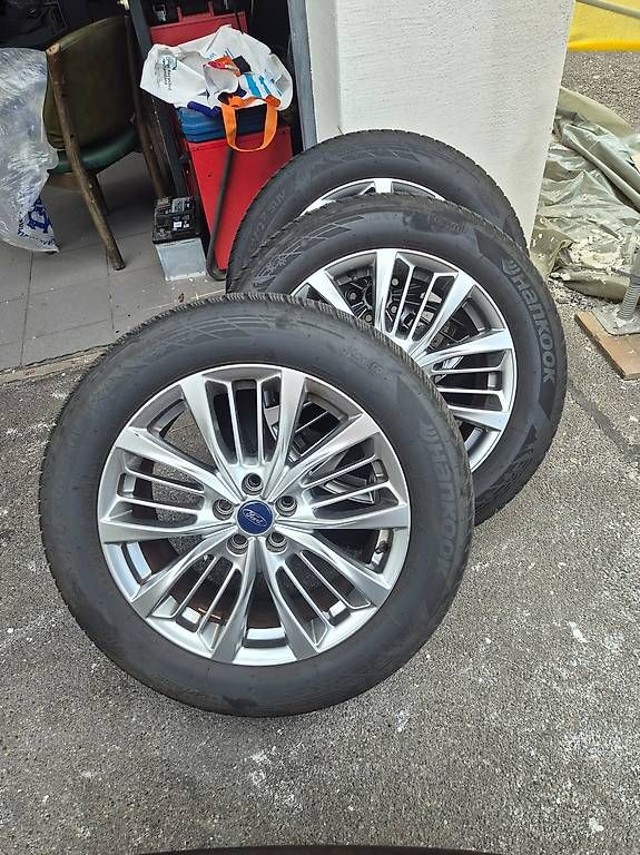 Pneus & Roues: 18 Zoll mit Winterpneu – D'occasion à Fahrweid par ako_kj6k 1