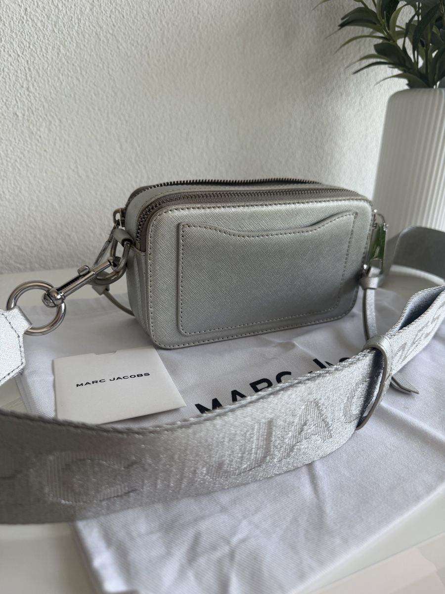 Marc Jacobs Borse da donna: Marc Jacobs Snapshot Tasche Silber – Usato da Adlikon b.Regensdf venduto da Nicoleludha 2