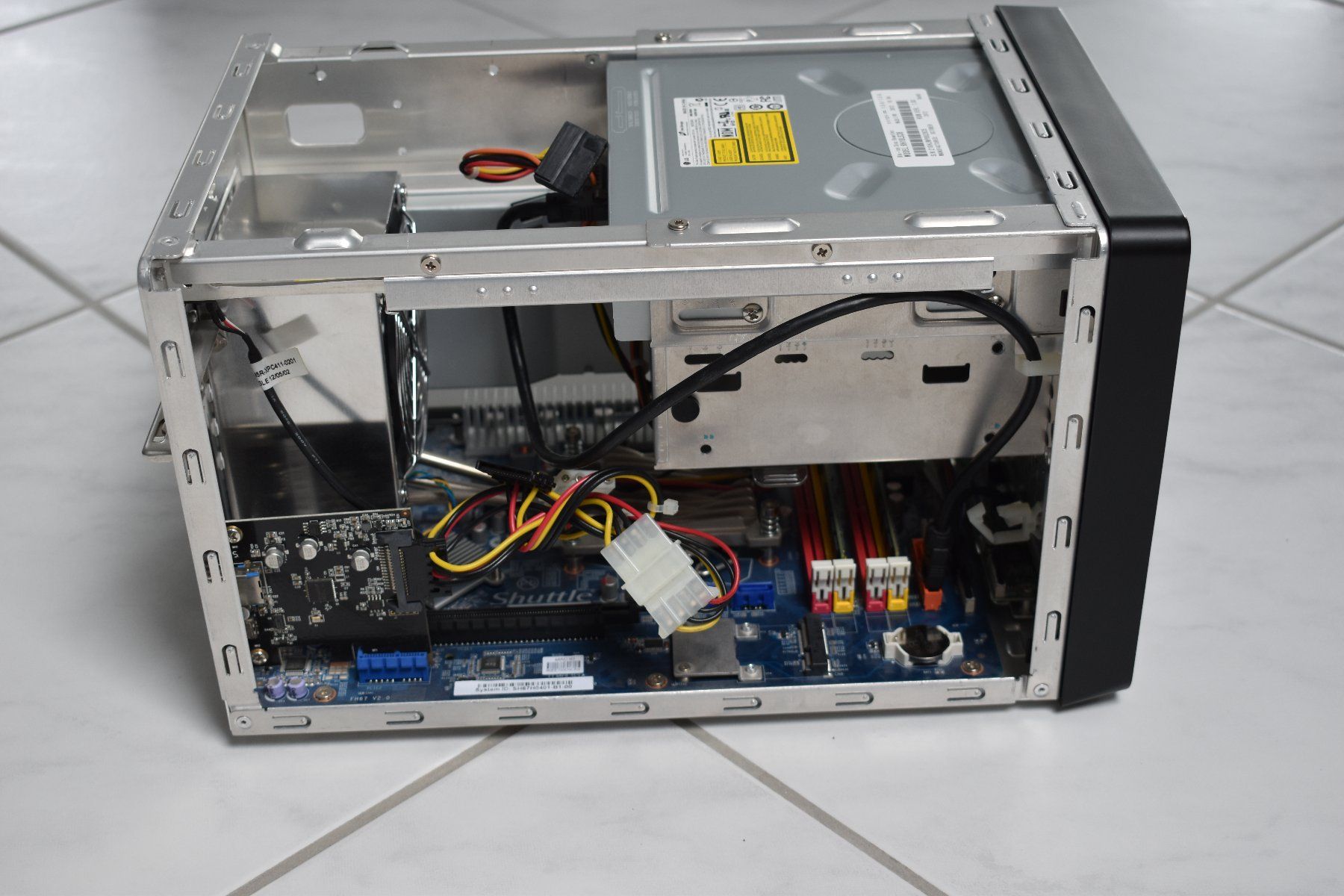 PCs: Computer Shuttle XPC Barbone SH67H3 – Gebraucht aus Kleindöttingen von  3