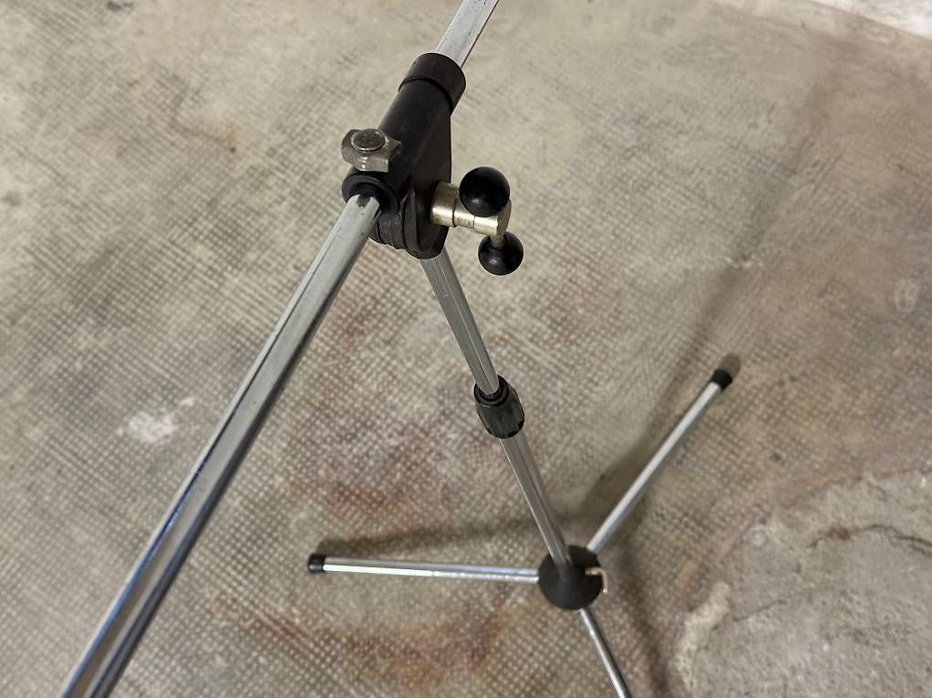 Instrumenten-& Notenständer: Mikrofonständer aus Metall – Gebraucht aus Bleiken von patpourri 1