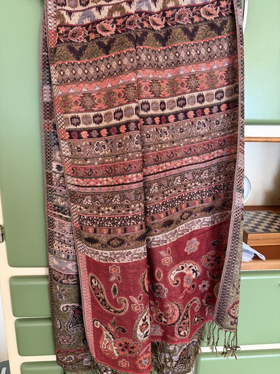 Foulard & Sciarpe: Schal mit Muster, original aus Vietnam – Nuovo (secondo la descrizione) da Winterthur venduto da kat_mb7s