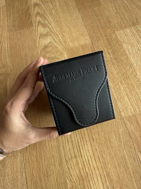 Portagioie: Audemars Piguet Travel Box Original – Nuovo e nell'imballaggio originale da Zürich venduto da shuenoma 3