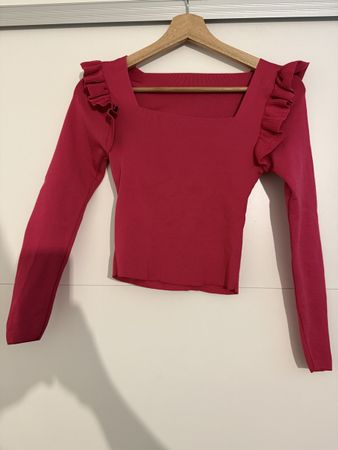 Stylisches Oberteil mit Rüschen Grösse S/M