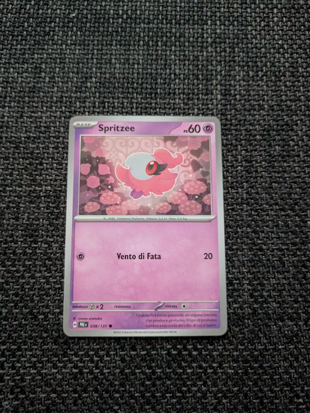 Pokémon Carte collezionabili: SPRITZEE, PRISMATIC EVOLUTIONS, 38, 2025, COM, ITA, NM/MT – Usato da Losone venduto da AlpineLayer
