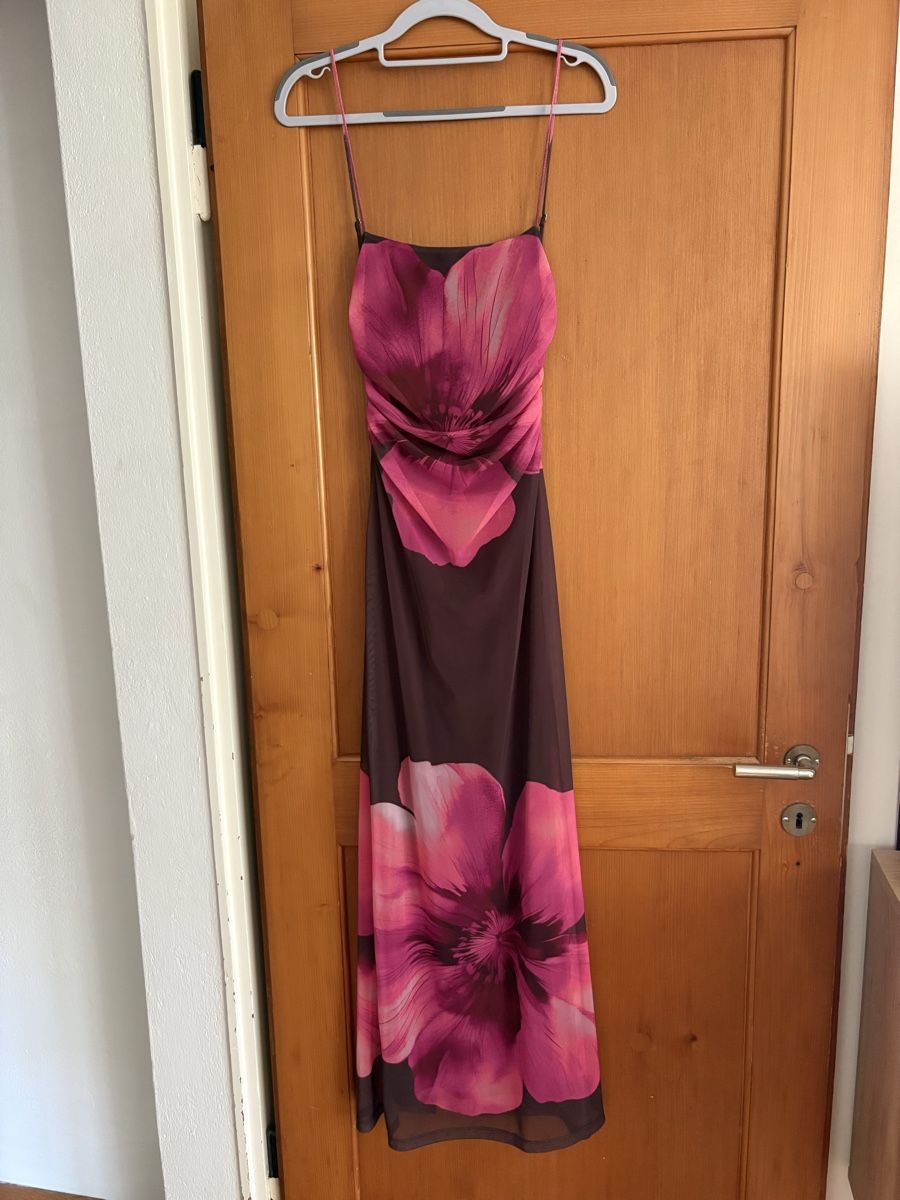 Stradivarius Kleider: New dress :)  – Neu und originalverpackt aus Grindelwald von juliacieeslak