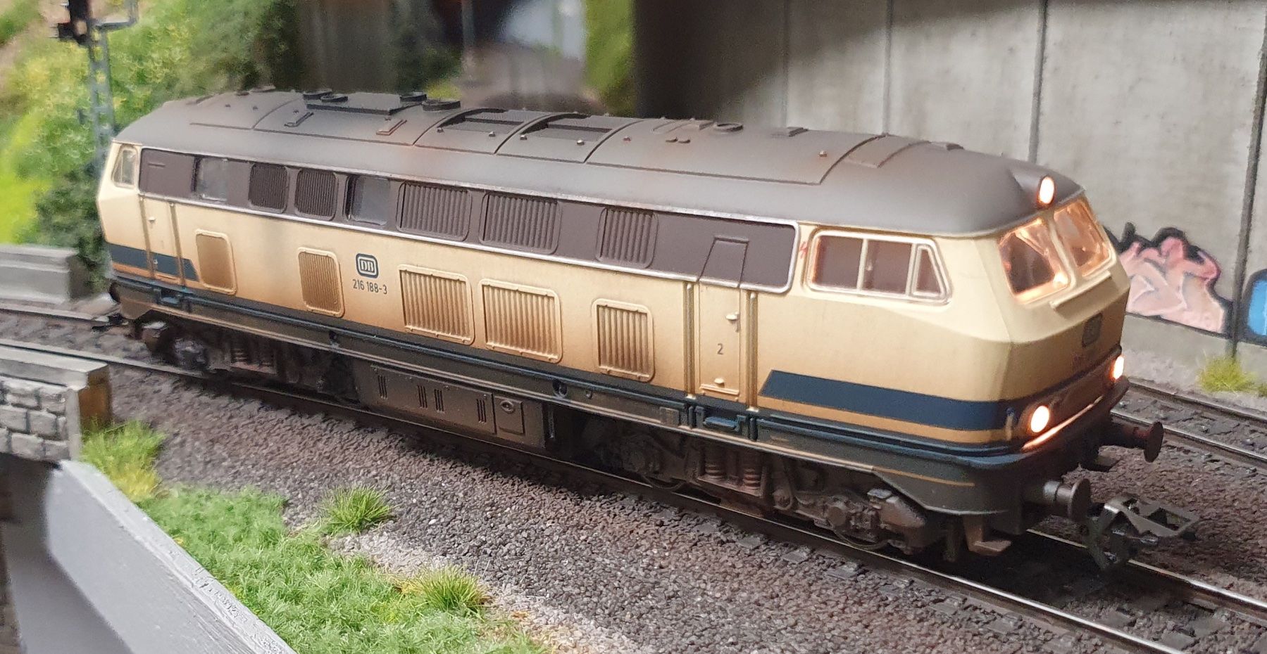 Märklin Modellini di ferrovie: BR 216 DB, MARKLIN 3374, DIGITAL + PATINE – Usato da Loveresse venduto da FIFILOULOU 7