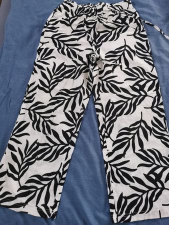 Esmara Hose schwarz-weiss Muster Grösse 36 guter Zustand.