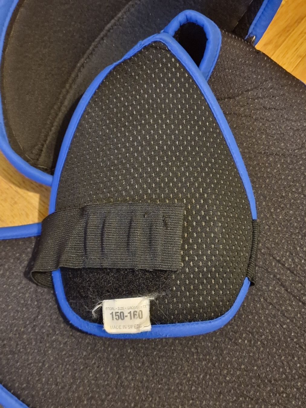 Schutz & Schoner: Eishockeybrustpanzer Kind – Gebraucht aus Neuchâtel von olibert 1
