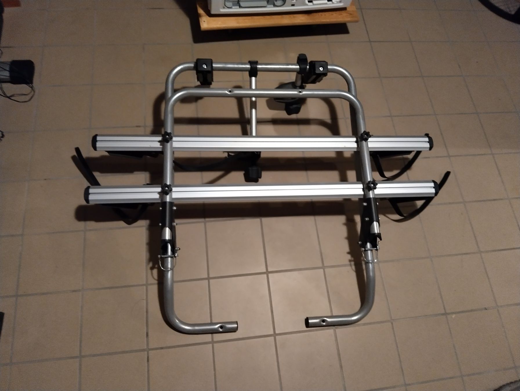 Balken: Porte-vélos Thule Shadow Caddy 2.0 2 vélos occasion – Gebraucht aus Corminboeuf von cme_9m8s 2