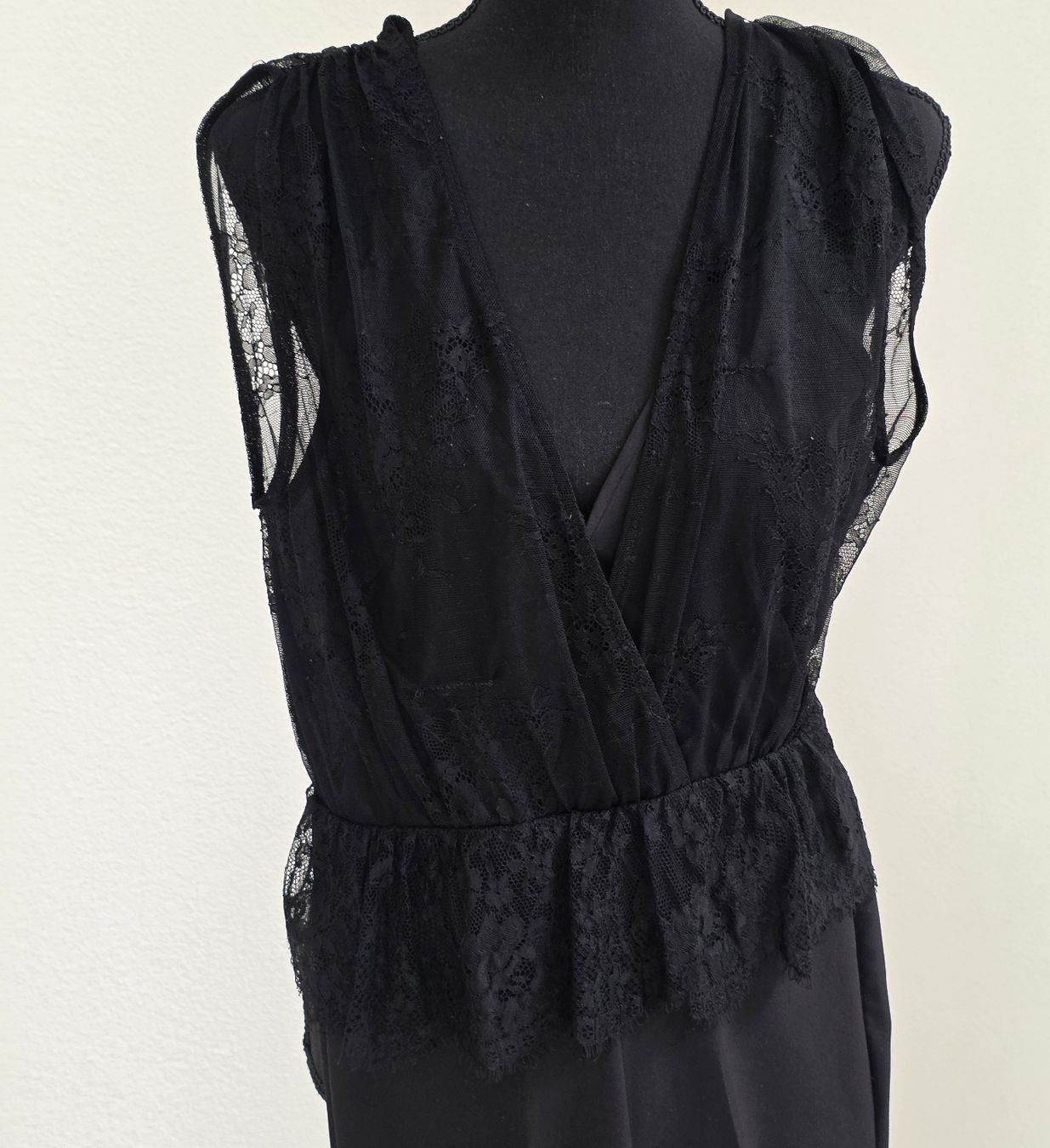 Zara Jumpsuits: Jumpsuit Zara Basic schwarz mit Spitze Grösse XS – Gebraucht aus Rheinsulz von Gilea 1