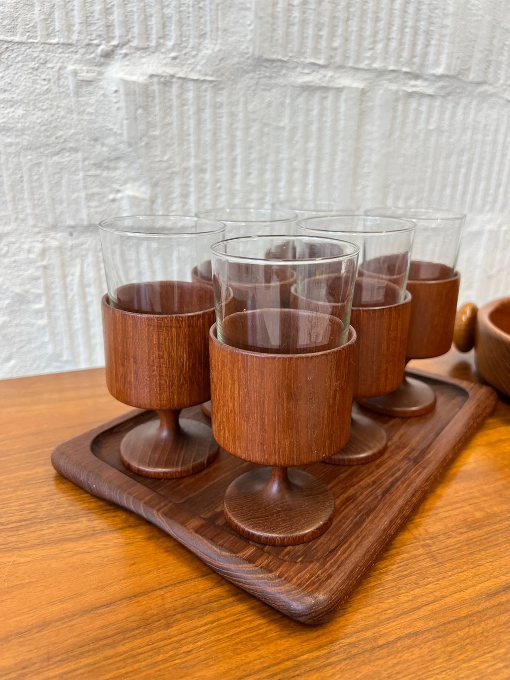 Bicchieri: Vintage Gläser-Set mit Teak Tablett – Usato da Walzenhausen venduto da stilvollwohnen 6