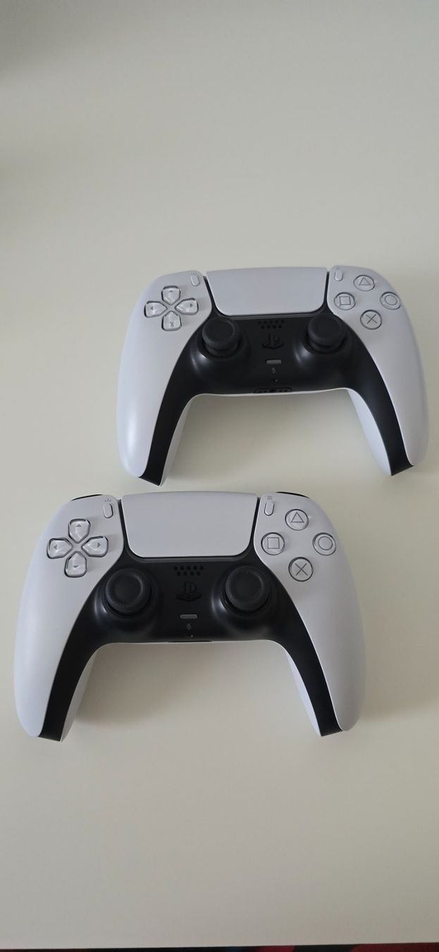 Sony Console: PS5 Disc Edition + 2 DualSense + 37 Spiele – Usato da Zürich venduto da rba_n2pv 5