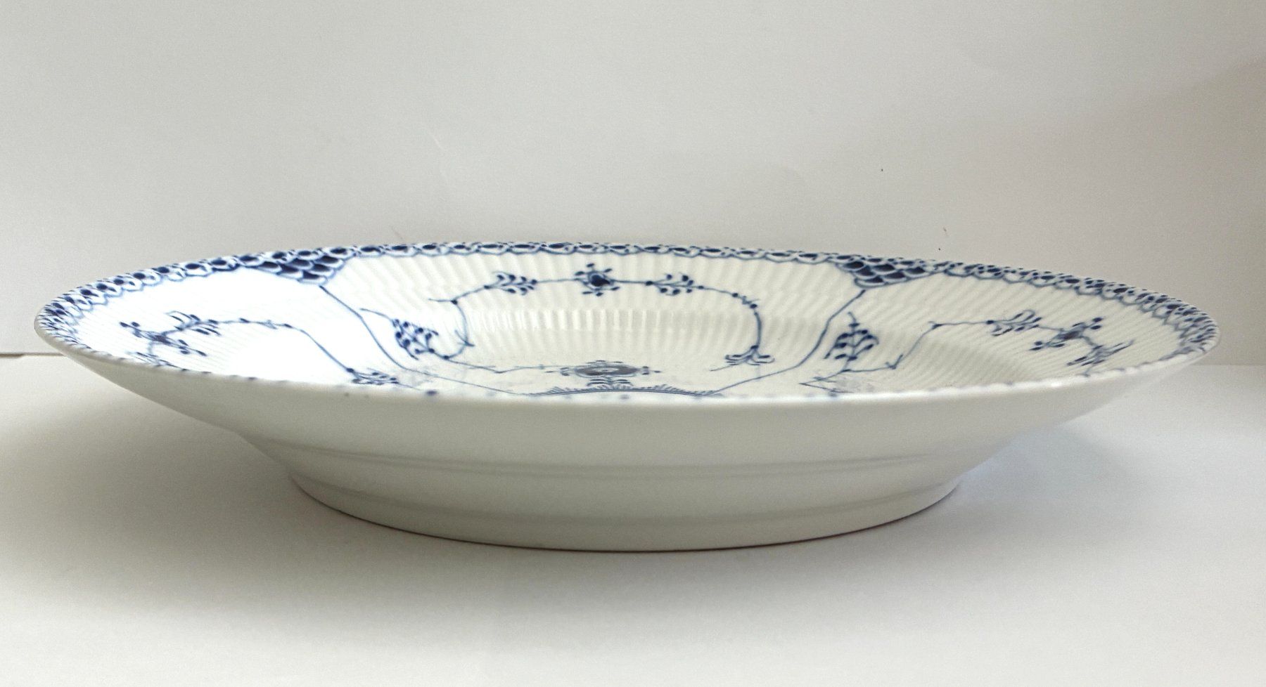 Royal Copenhagen Piatti: ROYAL COPENHAGEN Teller "Musselmalet" Denmark 1963 – Usato da Kloten venduto da Nephty 5