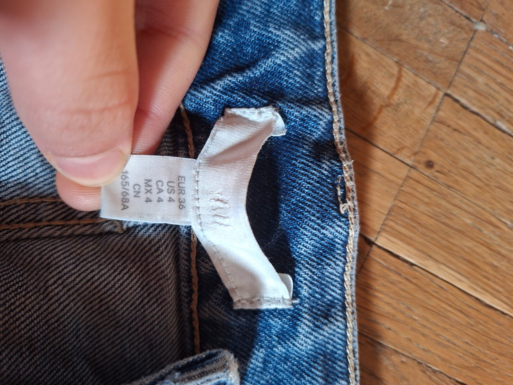 H&M Jeans: high - wasted blue denim jeans 36 – Gebraucht aus Ins von eva_2j6w 2