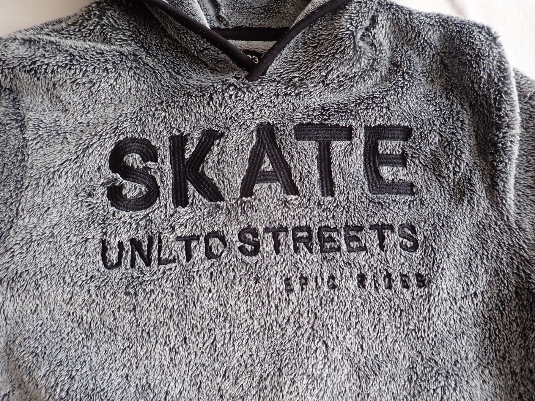 Pulls et sweat-shirts: Pull 146/152 – Neuf (Voir description) à Petit-Lancy par camping_car 3