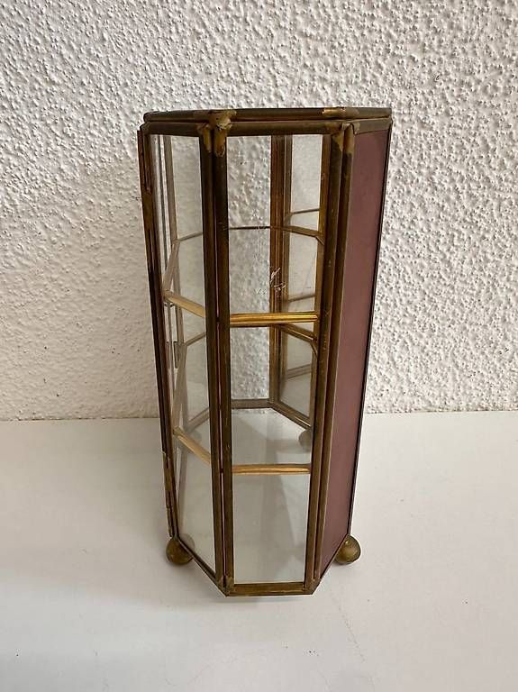 Vitrinen: Vintage Glasvitrine aus Messing und Glas – Gebraucht aus Obernau von Arche_Noah_Brocki 2