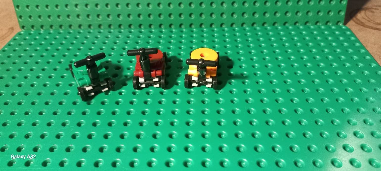 Lego Giocattoli: Lot de 3 tondeuses à gazon Lego – Usato da La tour de treme venduto da Legocreation82 2