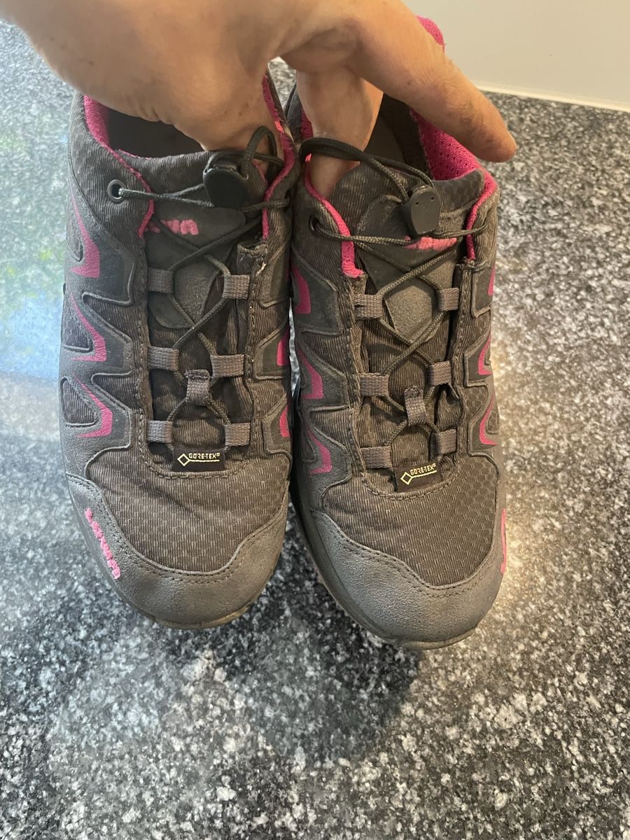 Lowa Schuhe für Mädchen: Lowa Innox Evo Junior Wanderschuhe gr. 37 – Gebraucht aus Recherswil von grafics 5