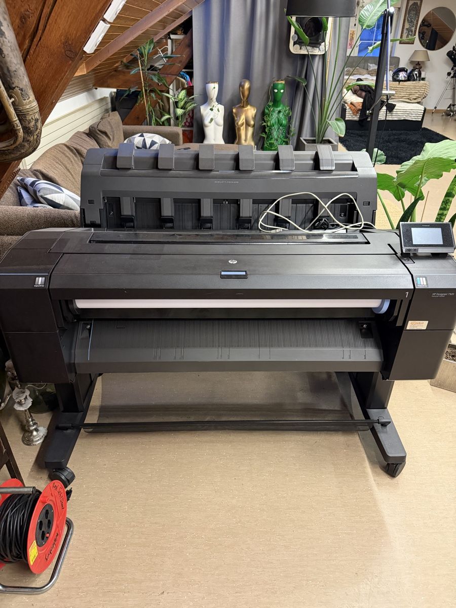 Imprimantes: PLOTTER HP DESIGNJET T920 – D'occasion à Niederdorf par ven_y8pp