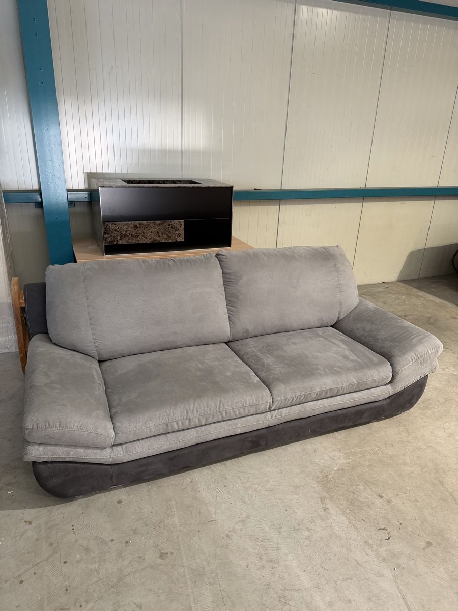 Sofas: Sofa – Neu (gemäss Beschreibung) aus Rüti ZH von Digen999