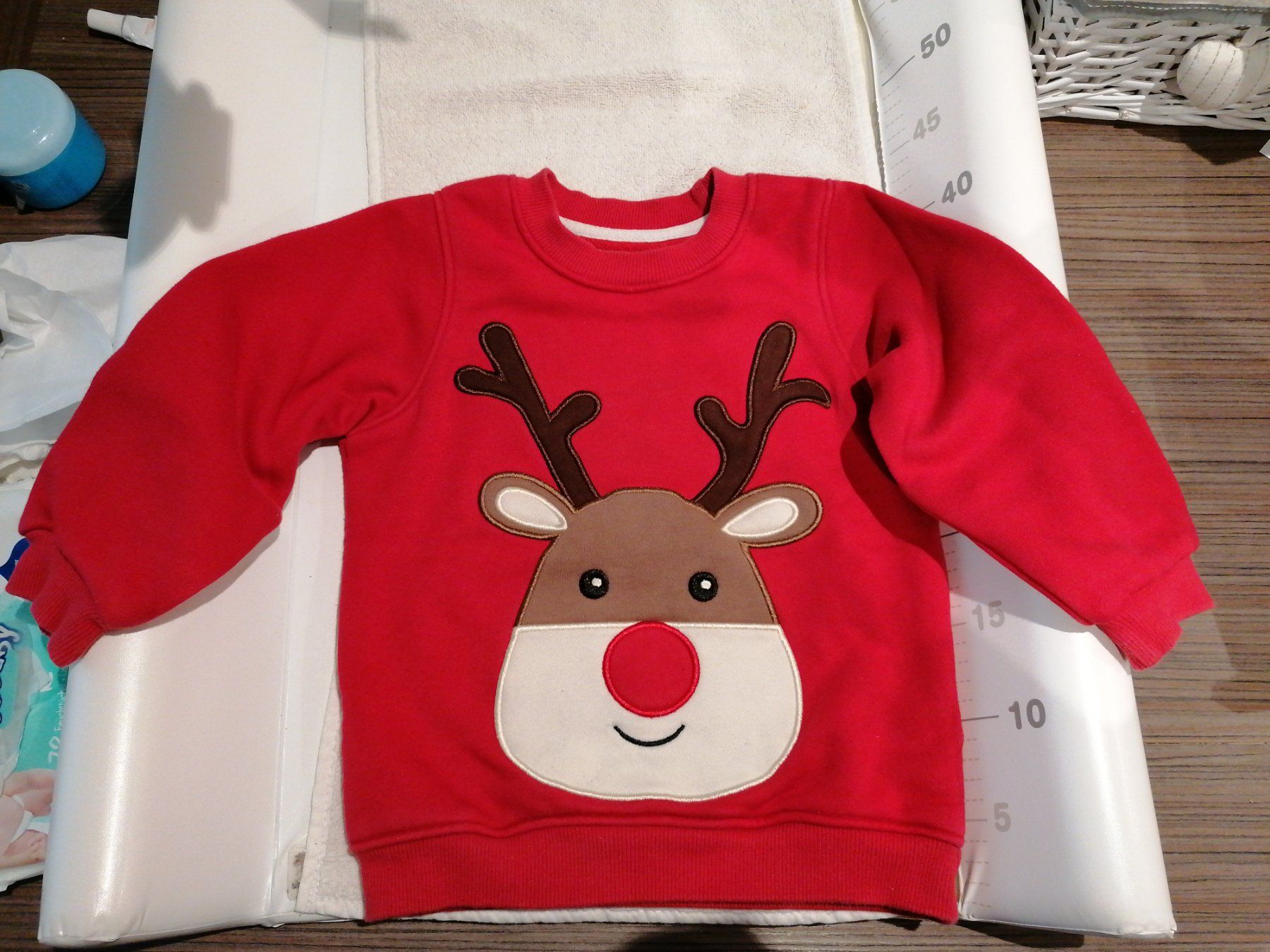 Pullover & Sweatshirts: Roter Weihnachtspullover – Gebraucht aus Huttwil von happy-82