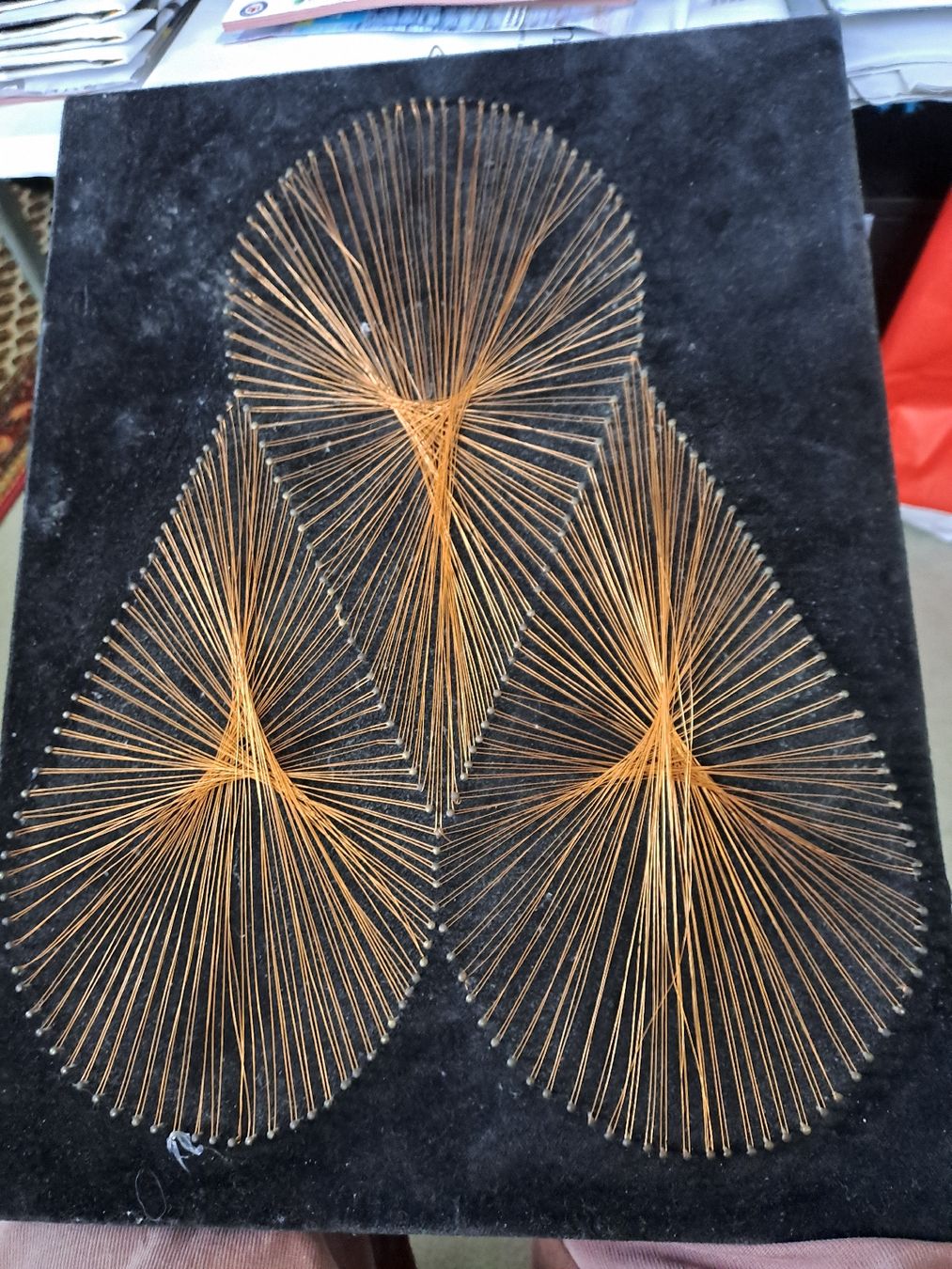 Foto & Immagini: String Art Bild mit Kupferdraht auf schwarzem Untergrund – Usato da Zürich venduto da Schoebi19