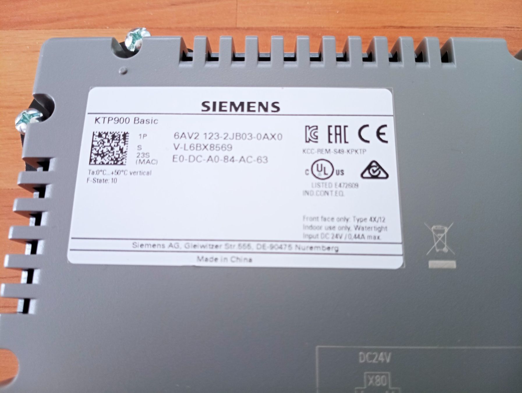 Siemens Elektronikbauteile: Siemens SIMATIC HMI KTP900 Basic / 6AV2123-2JB03-0AX0 – Gebraucht aus Ufhusen von HKSC 2