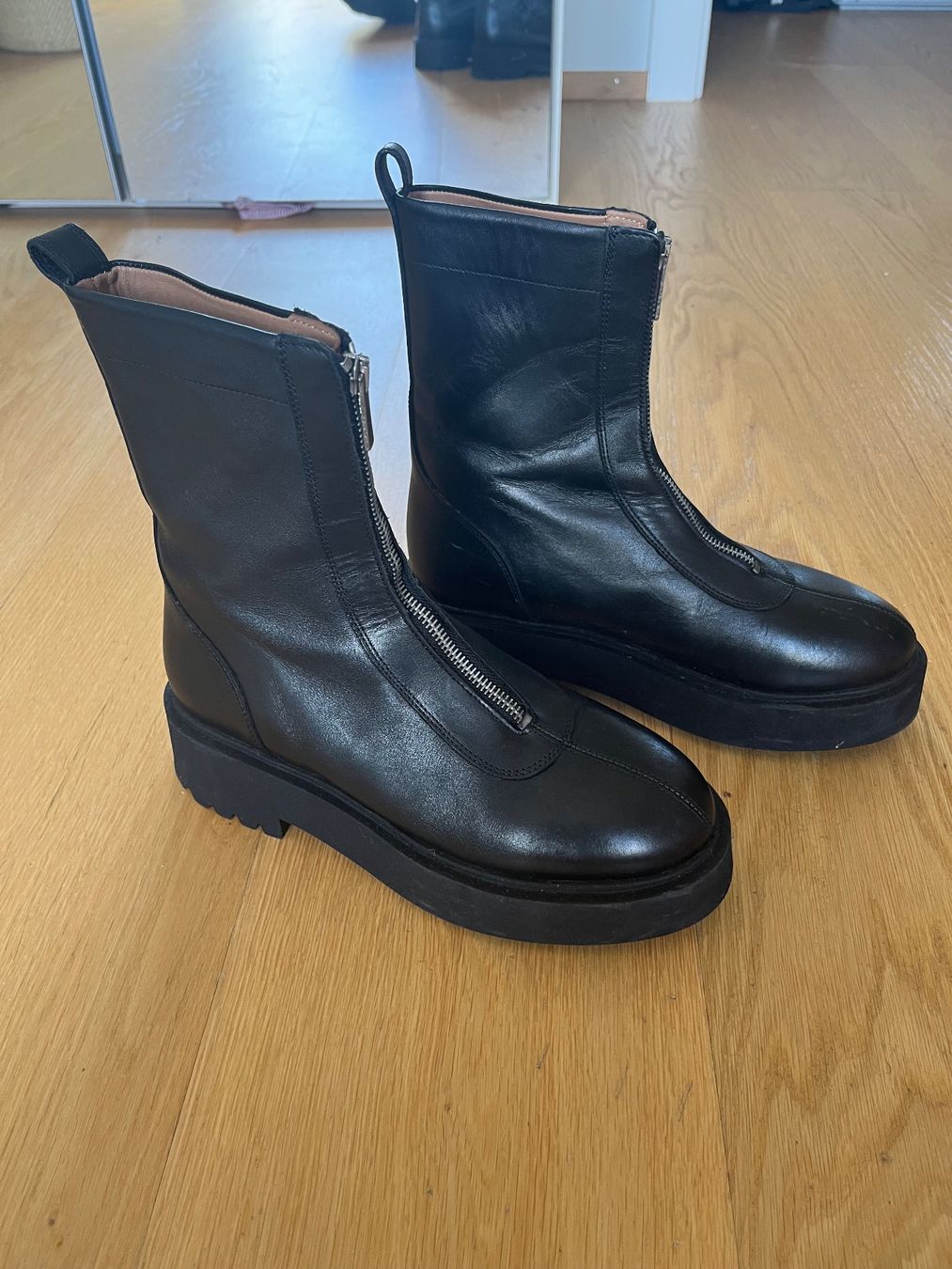 Damenschuhe: Flattered schwarze Stiefelette mit Reisverschluss Gr. 39 – Neu (gemäss Beschreibung) aus basel von anouk.flurina 1