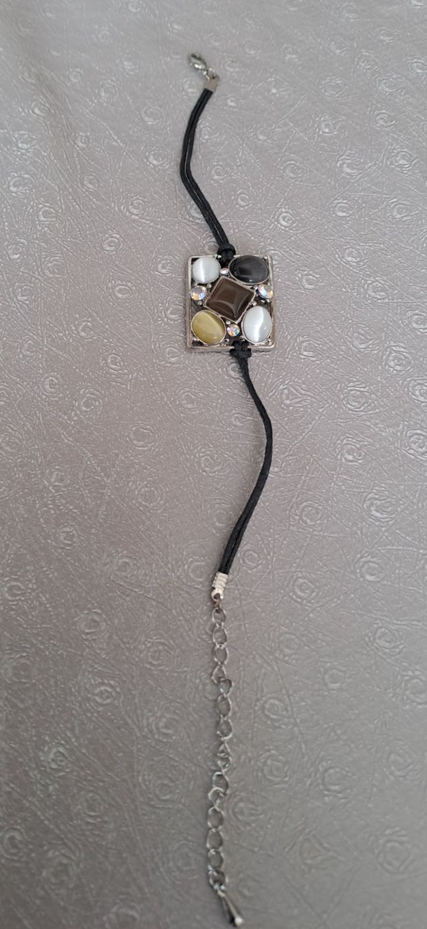 Bracelets: Bracelet – Neuf avec emballage d'origine à Glovelier par arbecha