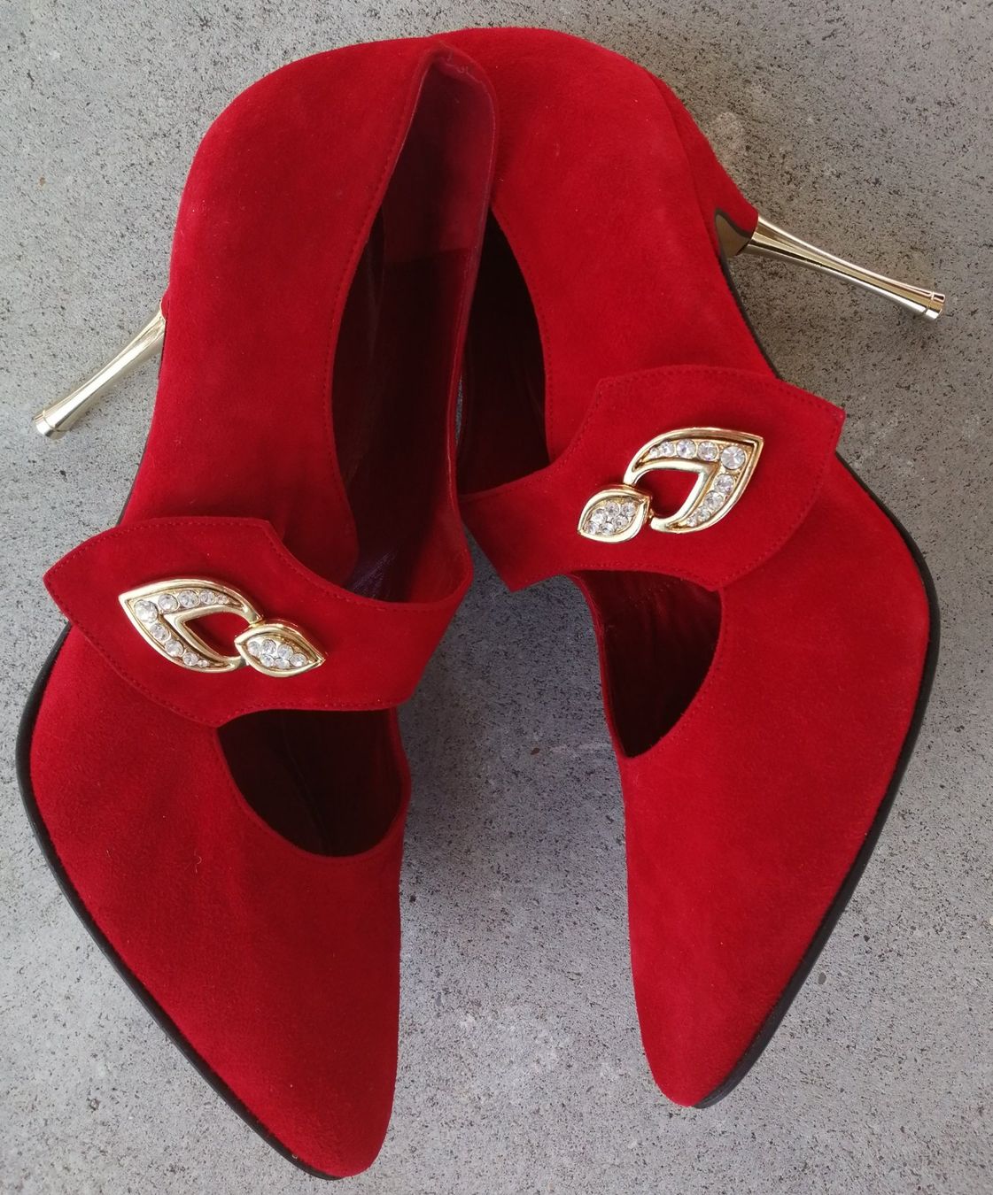 Scarpe da donna: Rote Wildleder Pumps, Gr. 41 - Top Zustand – Usato da Schaffhausen venduto da Domifran 1