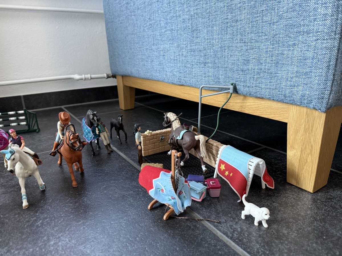 Schleich Giocattoli: Schleichpferde mit Stall – Usato da Zürich venduto da Sonnenkind2015 2
