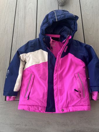 Skidress Mädchen