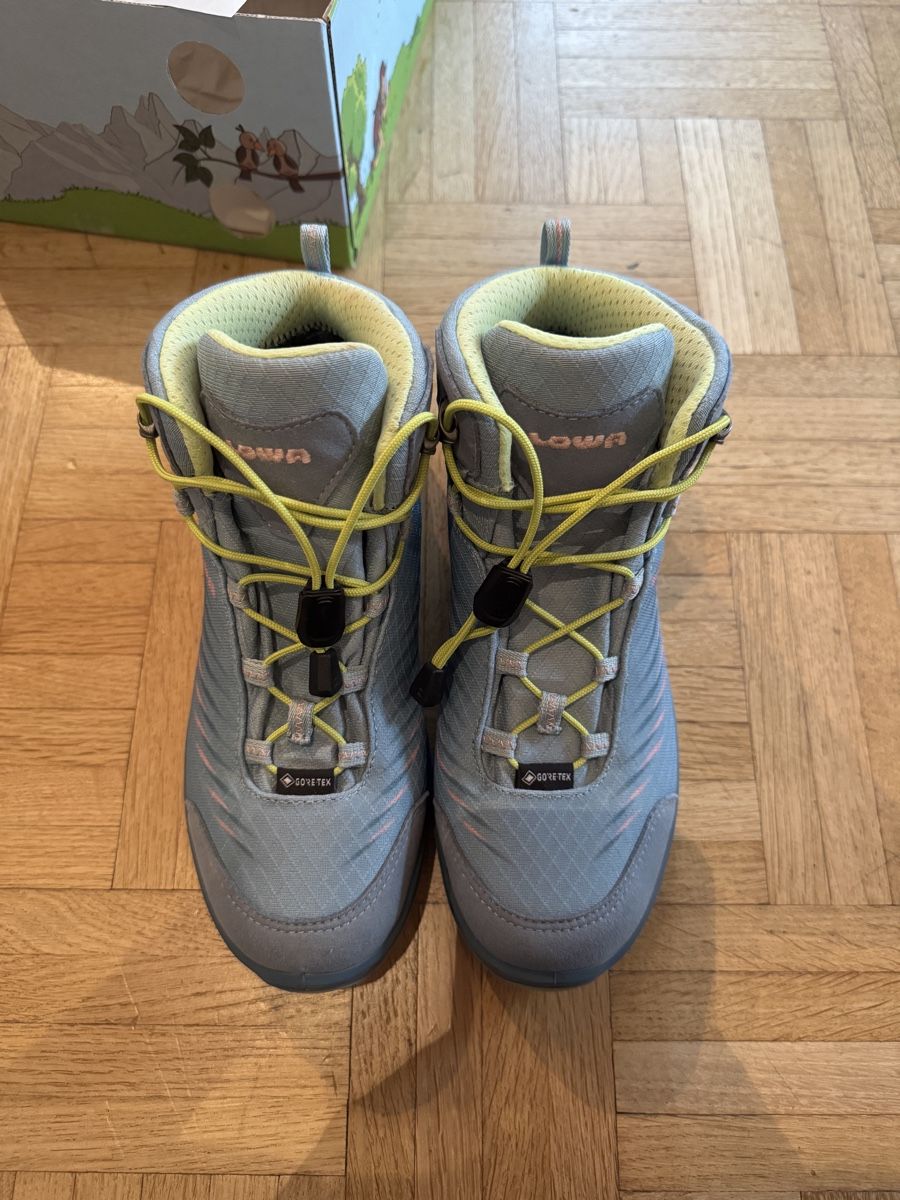 Lowa Scarpe per ragazzi: Lowa Wanderschuhe, Grösse 34 – Nuovo (secondo la descrizione) da Kleinandelfingen venduto da les_gb7w