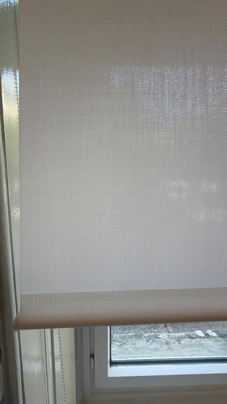 Rideaux: Weisse Fensterrollos 106.5 x 220 cm – D'occasion à Zürich par BGPZH 1