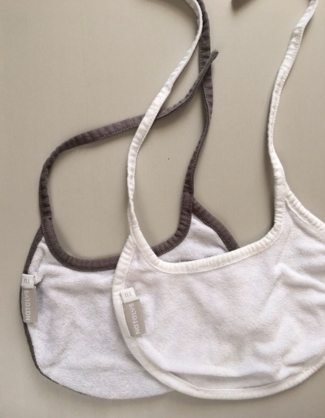 Repas pour bébés: Lot 2 petits bavoirs, Natalys, bébé – D'occasion à Carouge GE par Emilynette 1
