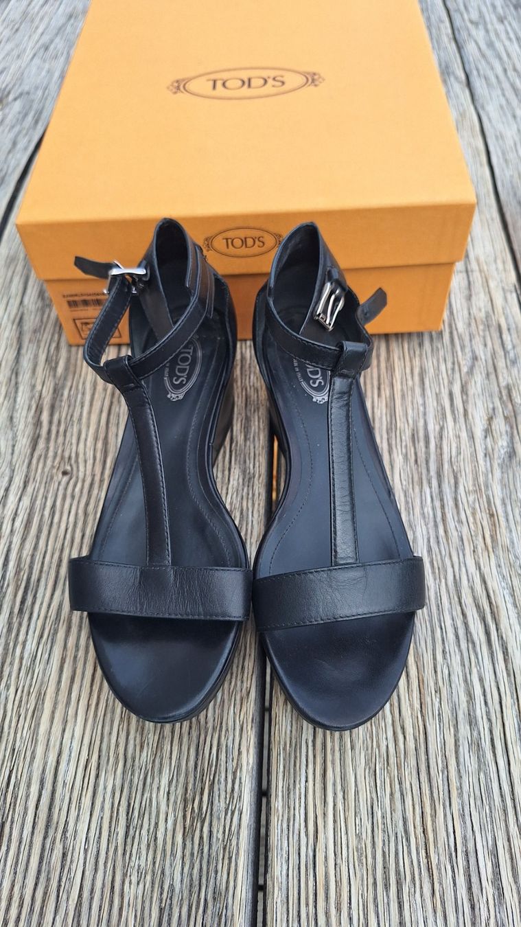 Tod'S Scarpe da donna: Schwarze TOD'S Keilabsatz Sandale – Usato da Widnau venduto da punto311