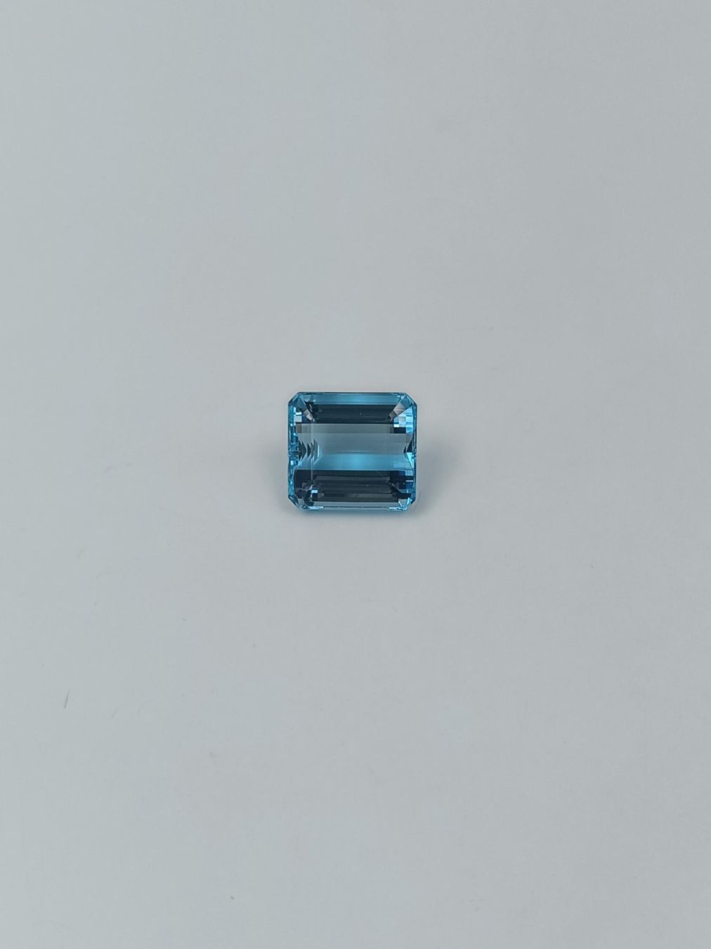Pietre preziose: 1 AQUAMARIN 34.21 CT. – Usato da Luzern venduto da EdiGem 1