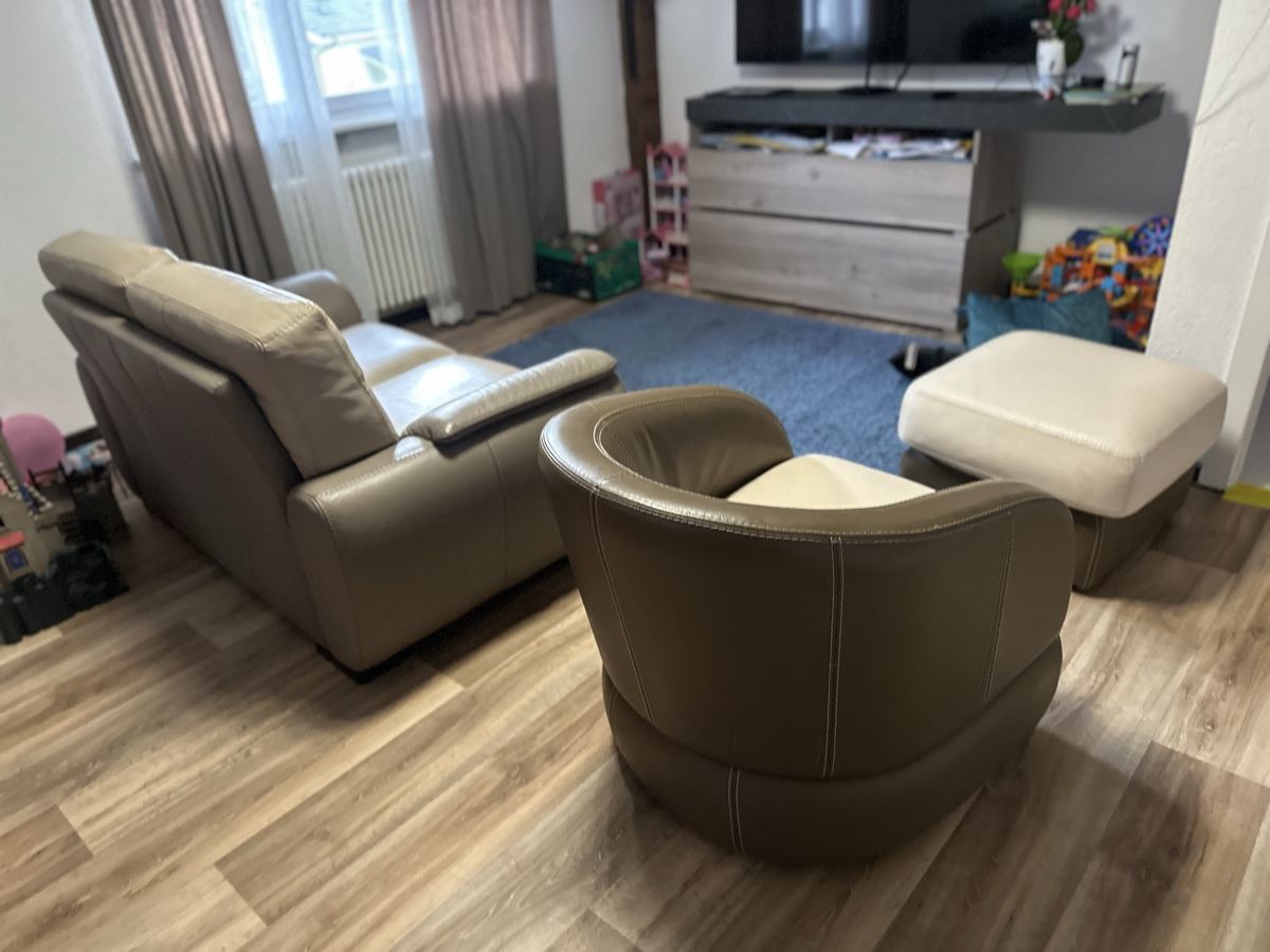Divani: Set canapé cuir véritable – Nuovo (secondo la descrizione) da Massongex venduto da SwissDistributor 1